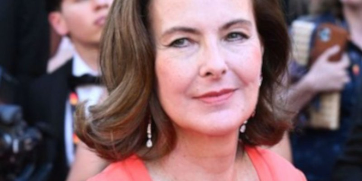 Carole Bouquet, la mâchoire est atteinte 