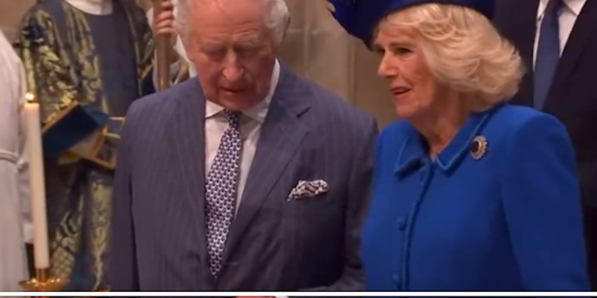 Charles III réprimande Camilla Parker-Bowles,, grosse tension à l'abbaye de Westminster (vidéo)