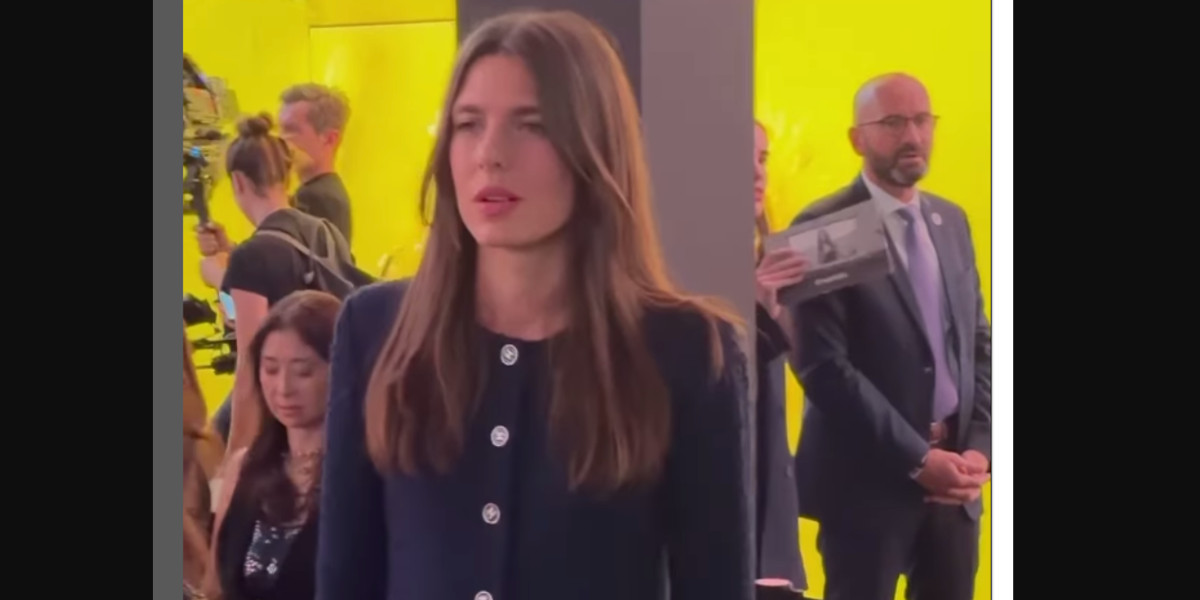 Charlotte Casiraghi en deuil : son apparition émouvante au défilé Chanel, elle parait si triste