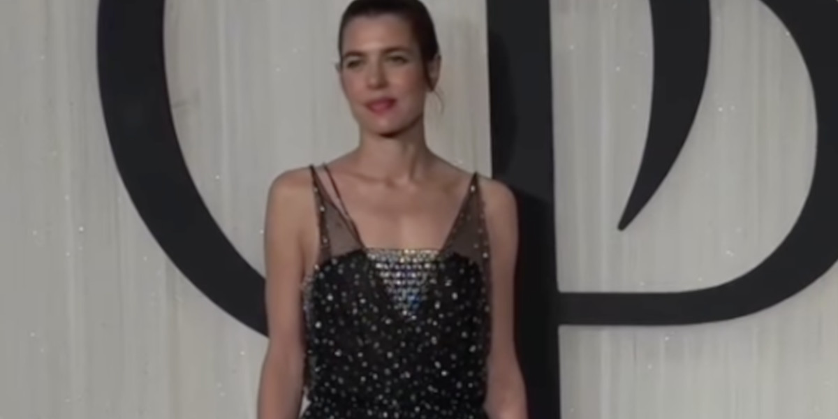 Charlotte Casiraghi rajeunie à l'Opéra Garnier, son secret de forme 