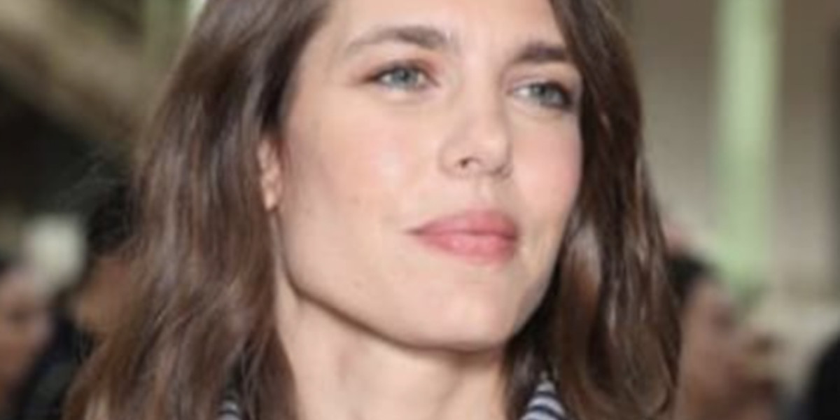 Charlotte Casiraghi : ultra chic en chemise rayée à la Fashion Week !