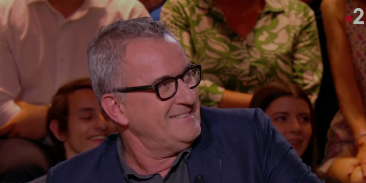 Christophe Dechavanne évincé de France 2 ? Léa Salamé sort du silence