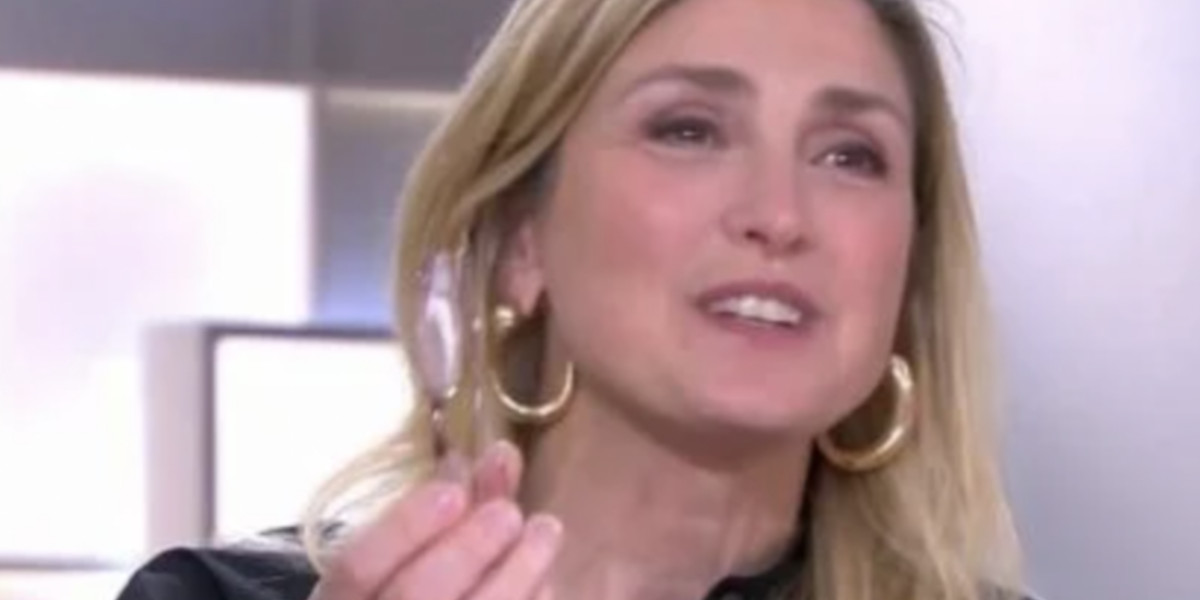 Découvrez comment François Hollande gère le quotidien de Julie Gayet ?