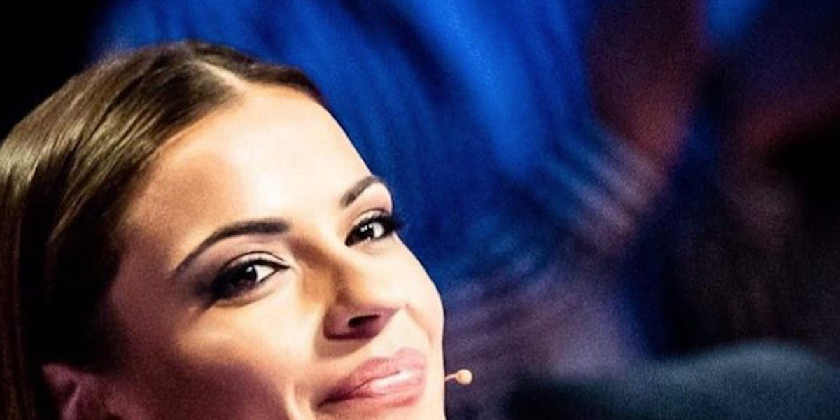Denitsa Ikonomova en soutien de François Alu, juré de Miss France