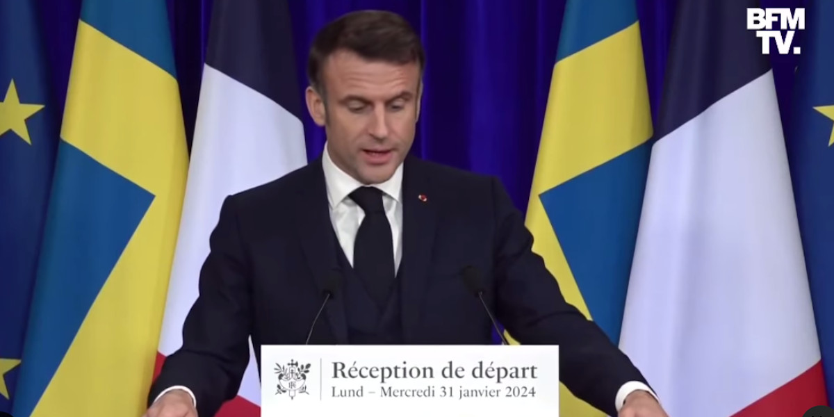 Emmanuel Macron : Un geste présidentiel chaleureux envers Slimane