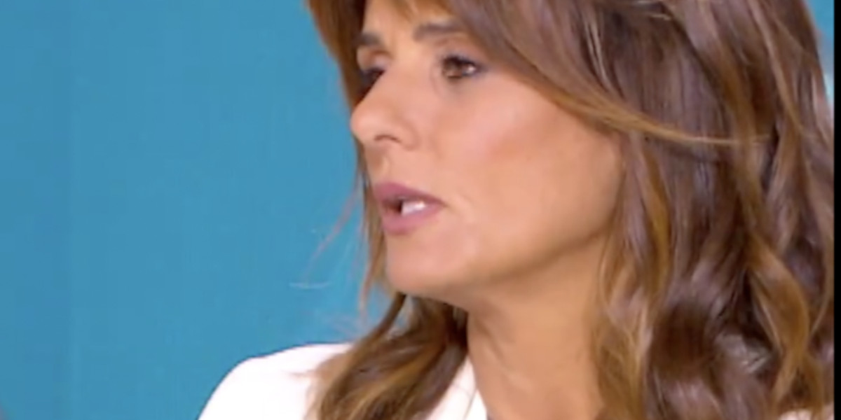 En pleine émission, Faustine Bollaert ne peut retenir ses larmes sur France 2