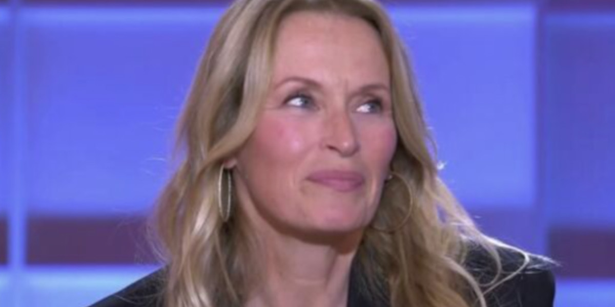 Estelle Lefébure gênée par une réflexion sur C à vous