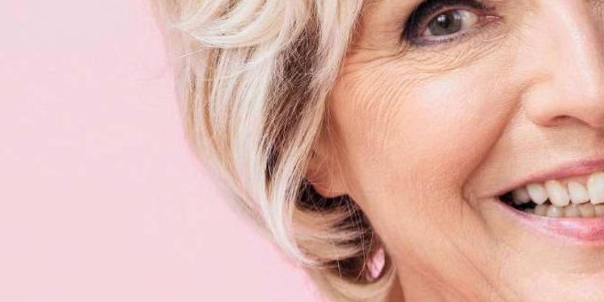 Évelyne Dhéliat, 50 ans à TF1 - révélation sur son rituel forme du matin