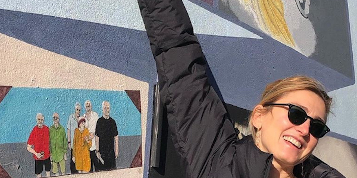 François Hollande « proche » d'une danseuse, Julie Gayet met fin à la polémique lors d'une soirée parisienne (vidéo)