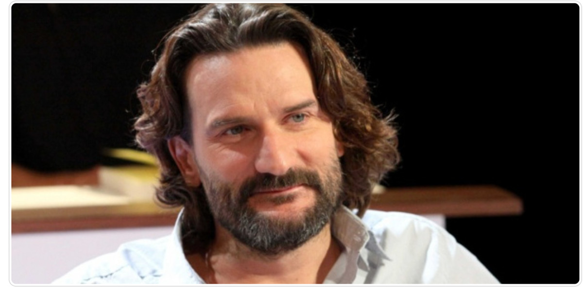 Frédéric Beigbeder prêt à tout pour reconquérir Lara Micheli : Les détails d'une réconciliation surprenante