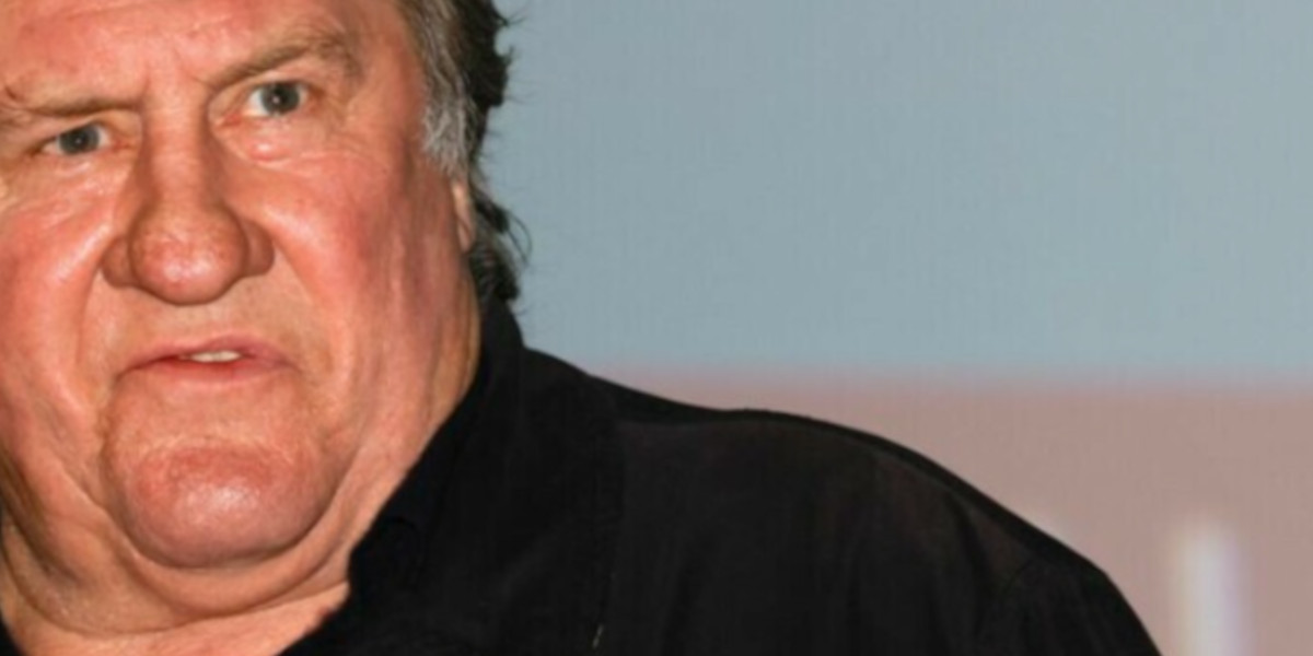 Gérard Depardieu cause des dégâts sur un véhicule