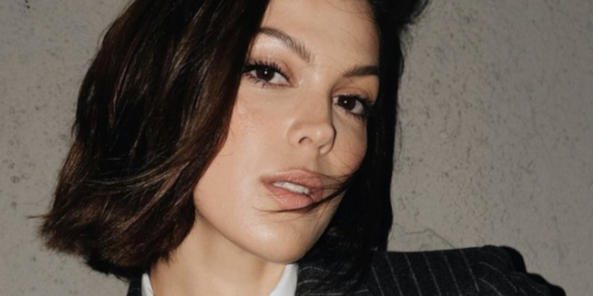 Iris Mittenaere trouve du réconfort auprès de Calypso