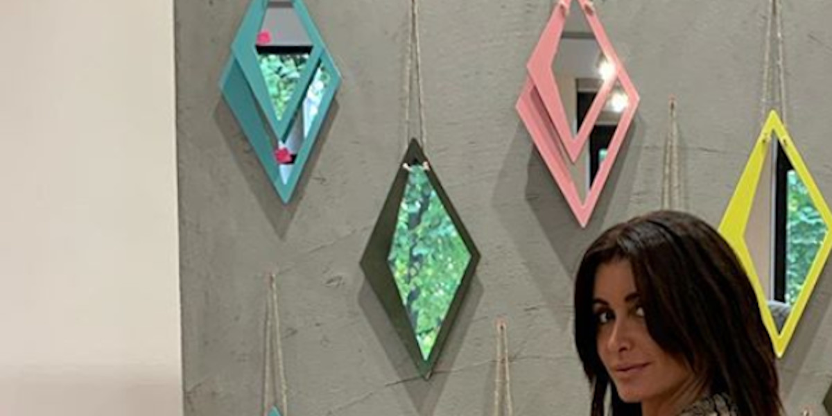 Jenifer, un troisième enfant en route - Des rondeurs affichées à la présentation de Ligati (photo)