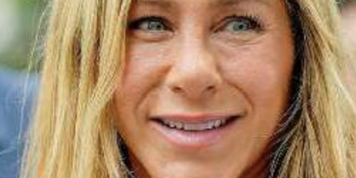 Jennifer Aniston amoureuse de son chirurgien esthétique 