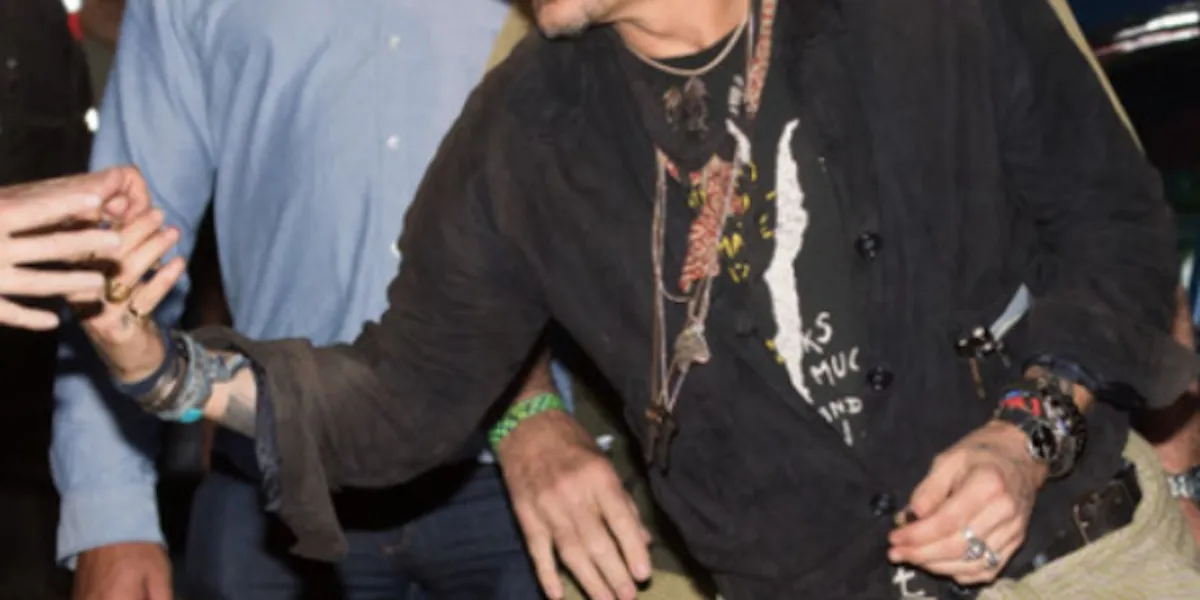 Johnny Depp doit son français à Vanessa Paradis : le duo qui a gardé leur secret bien caché