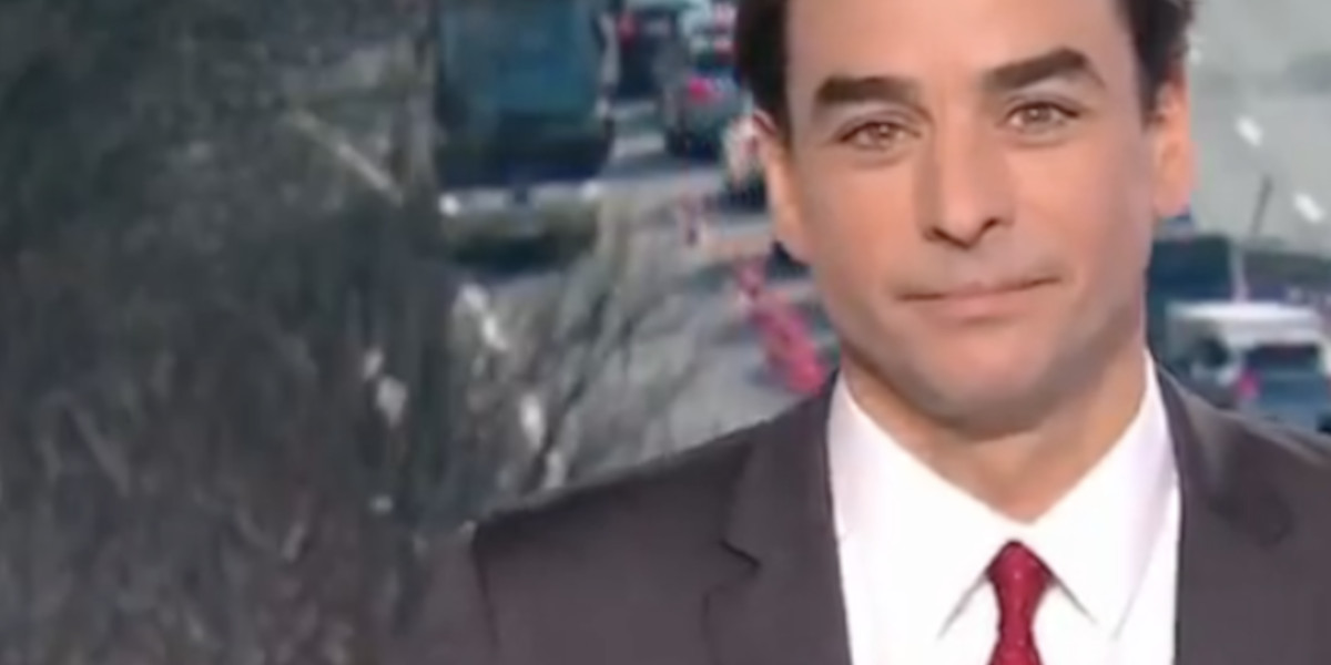 Julian Bugier face à un bug technique sur France 2