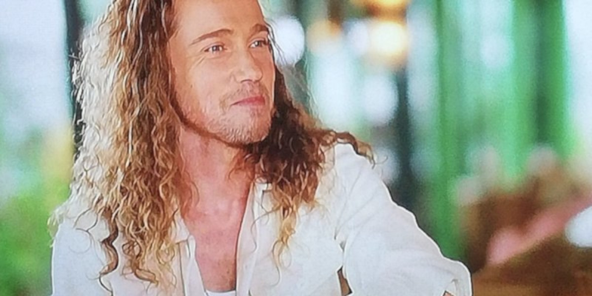 Julien Doré désamorce les haters avec le sourire