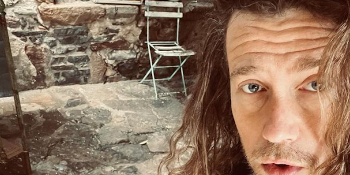 Julien Doré, surprenante comparaison avec Emmanuel Macron, un homme politique se lâche