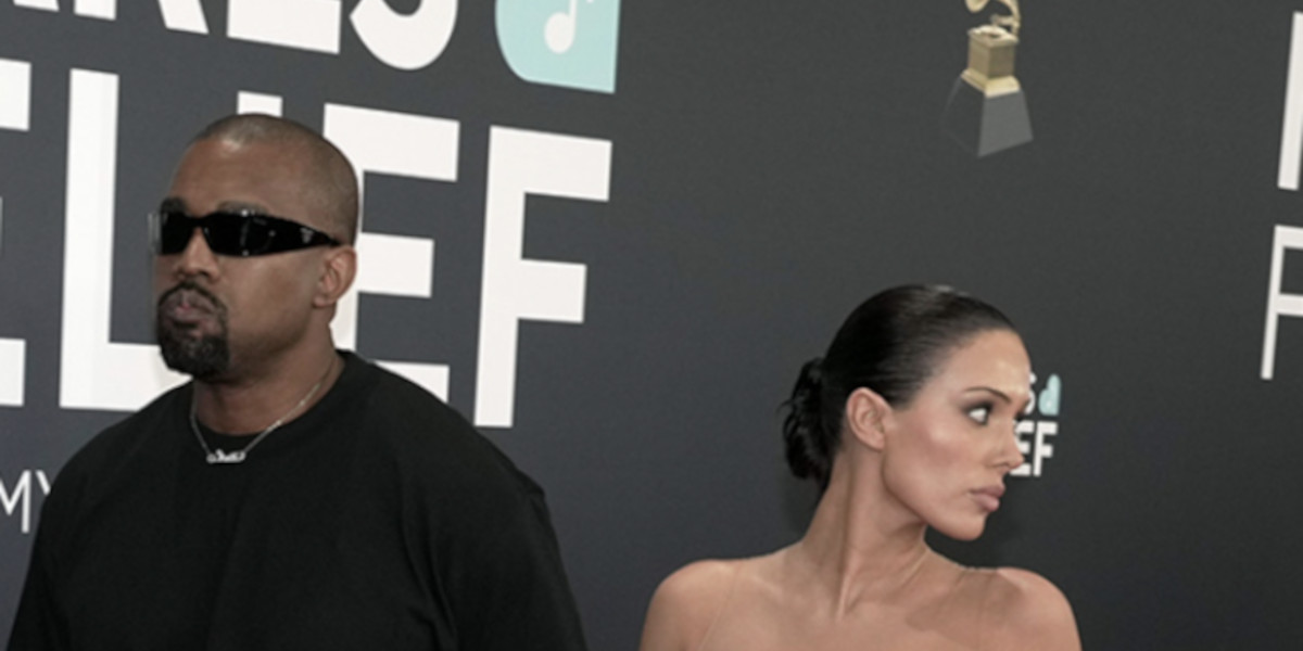 Kanye West, Bianca Censori complètement nue aux Grammy Awards 