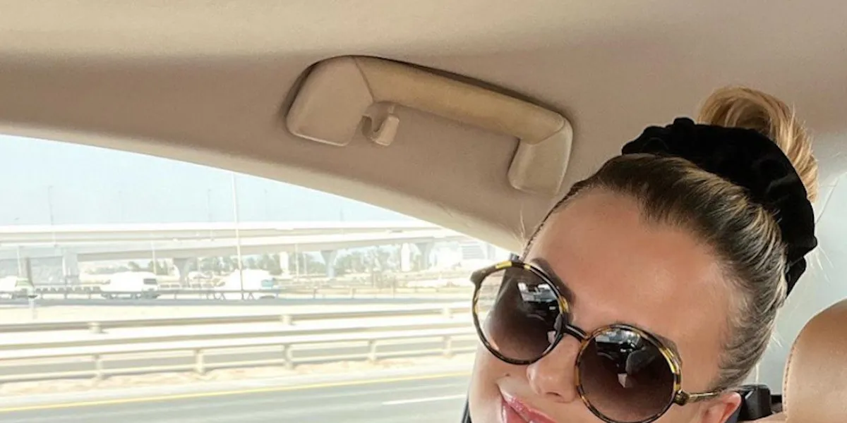 Kelly Vedovelli, « bonheur » brisé par Cyril Hanouna à Dubaï, enragée, sa mise au point