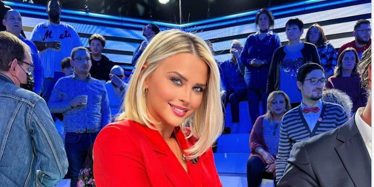 Kelly Vedovelli, une fleur de Cyril Hanouna - Delphine Wespiser est cette fois écartée (vidéo)
