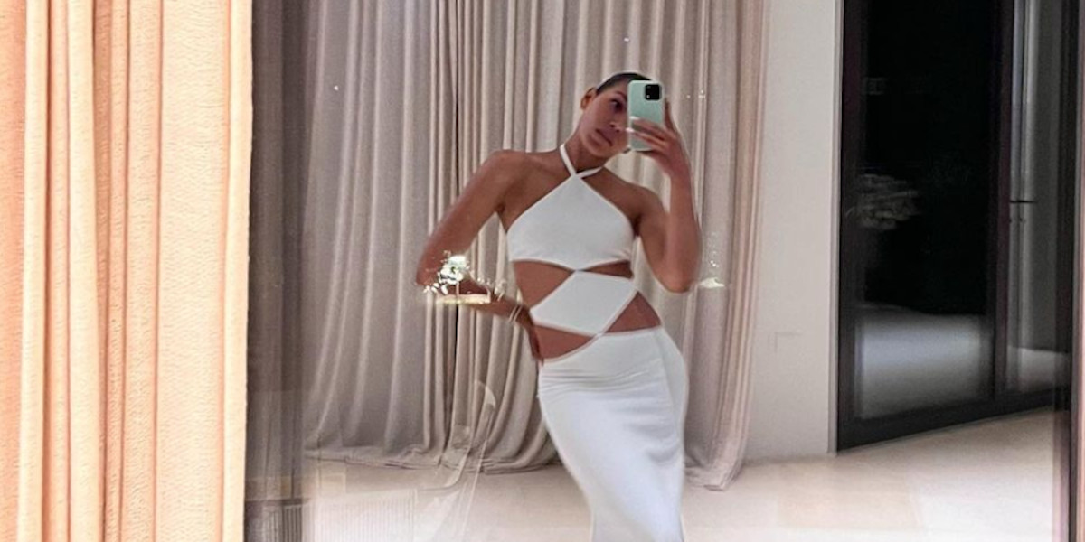 La surprise de Karim Benzema : son ex Cora Gauthier explore la vieille ville de Djeddah