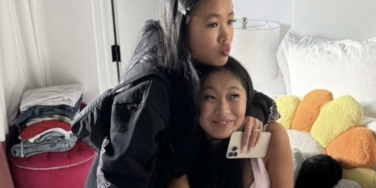 Laeticia et Joy Hallyday, leur chienne Cheyenne sauvée des flammes 