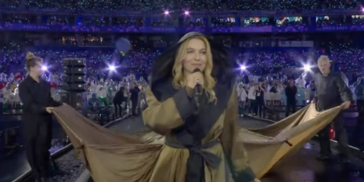 Laeticia Hallyday bouleversée par l'hommage à Johnny aux Jeux Paralympiques