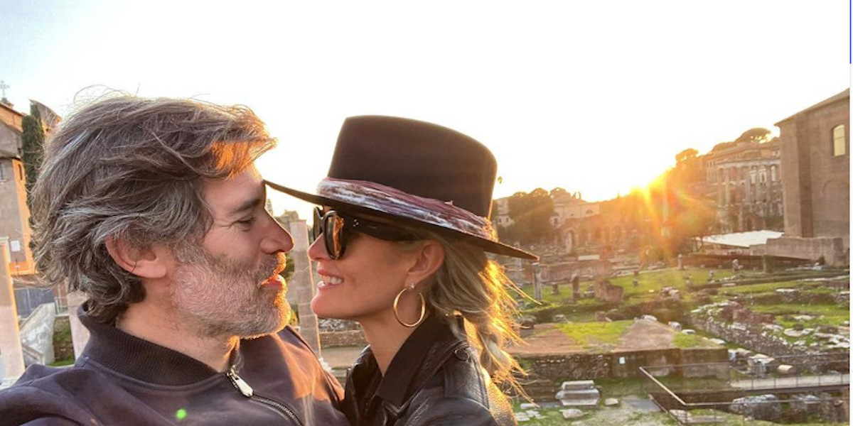 Laeticia Hallyday émue aux larmes, sa belle déclaration à son frère caché