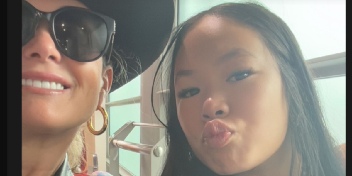 Laeticia Hallyday et sa fille Joy à Paris : un nouveau départ ?