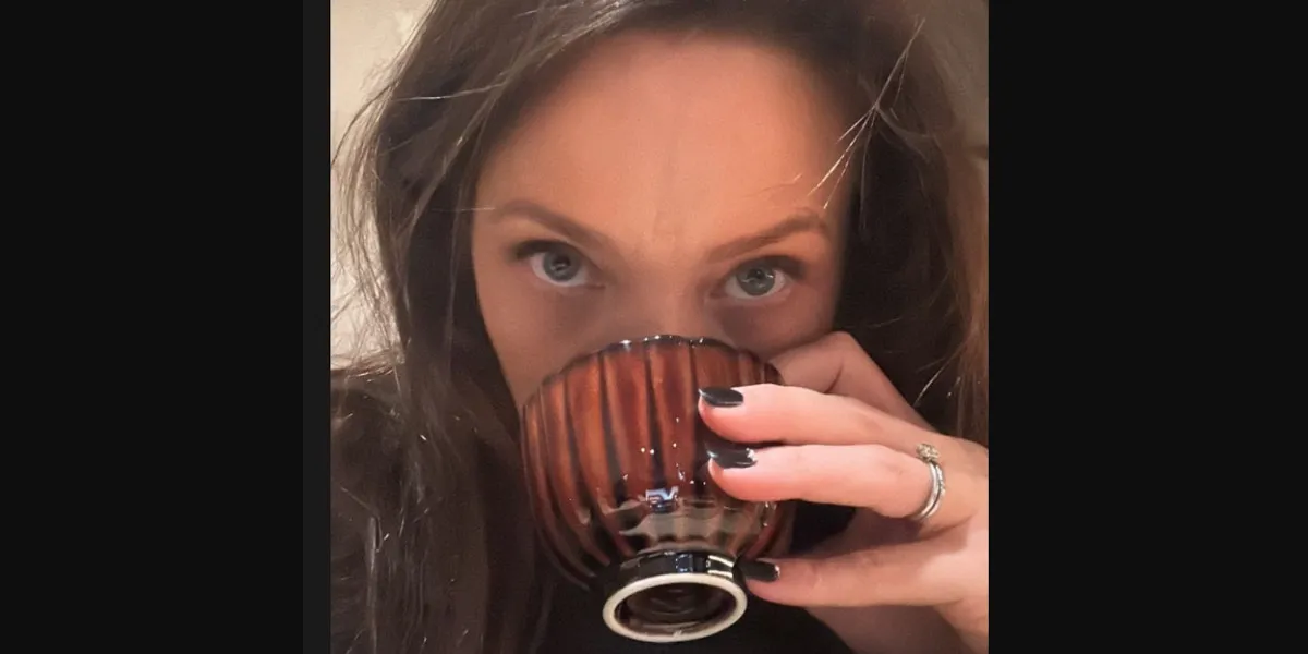 Laura Smet enceinte et Émouvante : Son curieux message pour les six ans de la mort Johnny !
