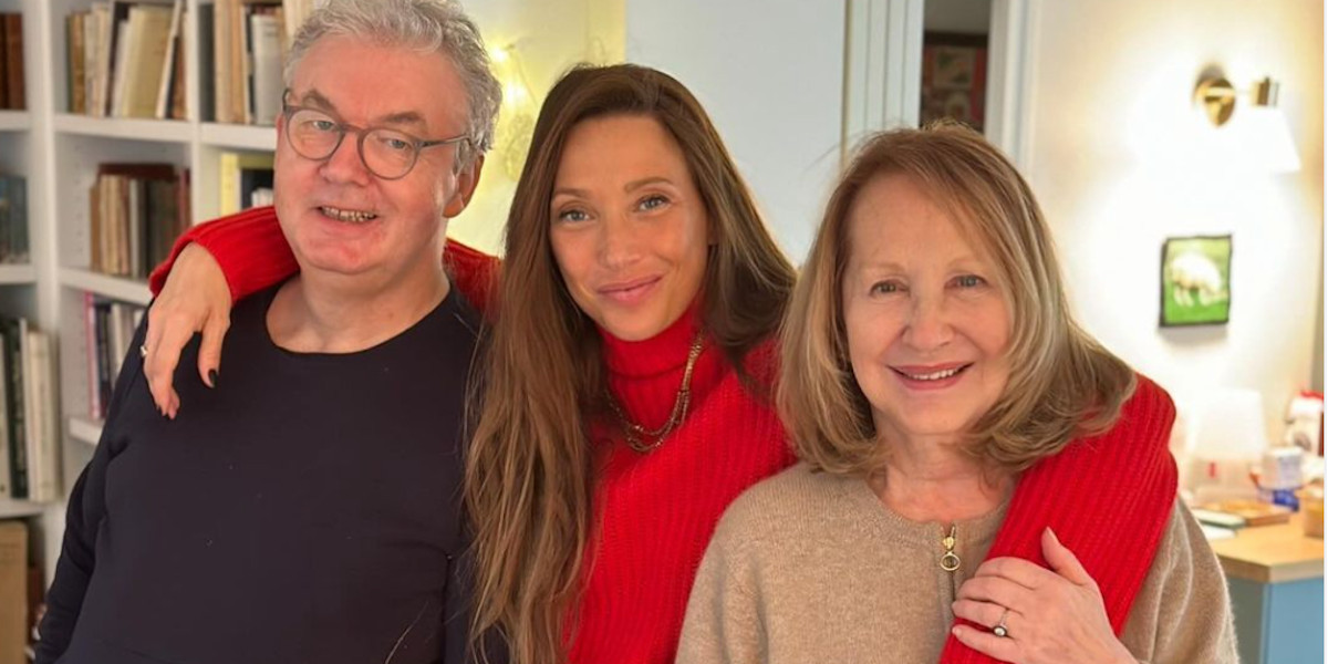 Laura Smet ignore les attaques de Laeticia Hallyday, les dessous de son Noël chaleureux avec Nathalie Baye (photo)