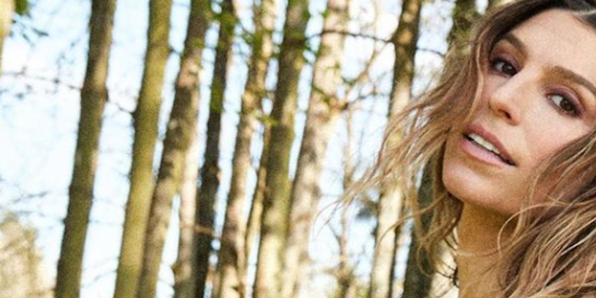 Laury Thilleman, panache, rire et convivialité, le sourire après son divorce