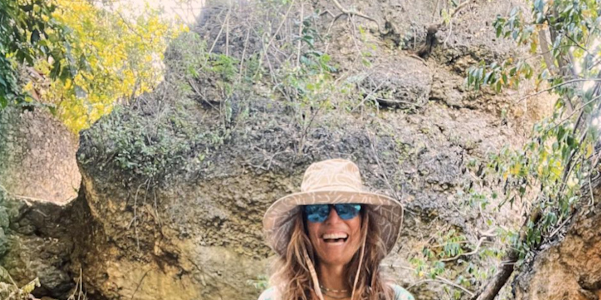 Laury Thilleman réfugiée au temple d' Uluwatu à Bali, sa méthode pour surmonter son divorce