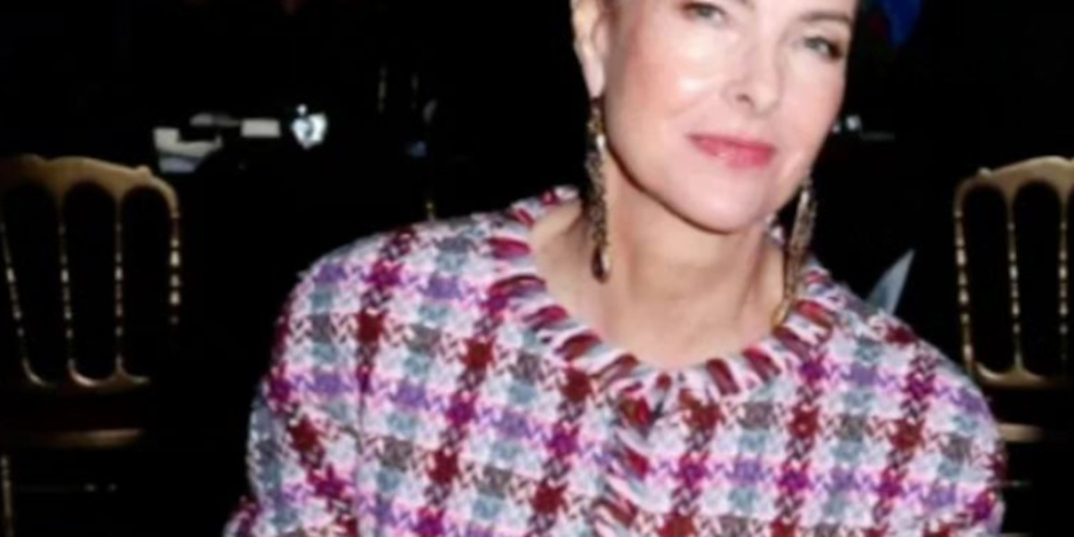 Le style de Carole Bouquet divise au Gala de l'Amade, apparition sensationnelle avec Charlotte Casiraghi