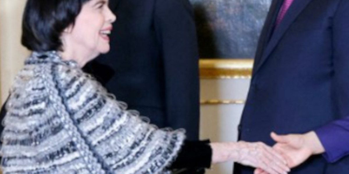 Mireille Mathieu : Elle ne peut plus marcher 