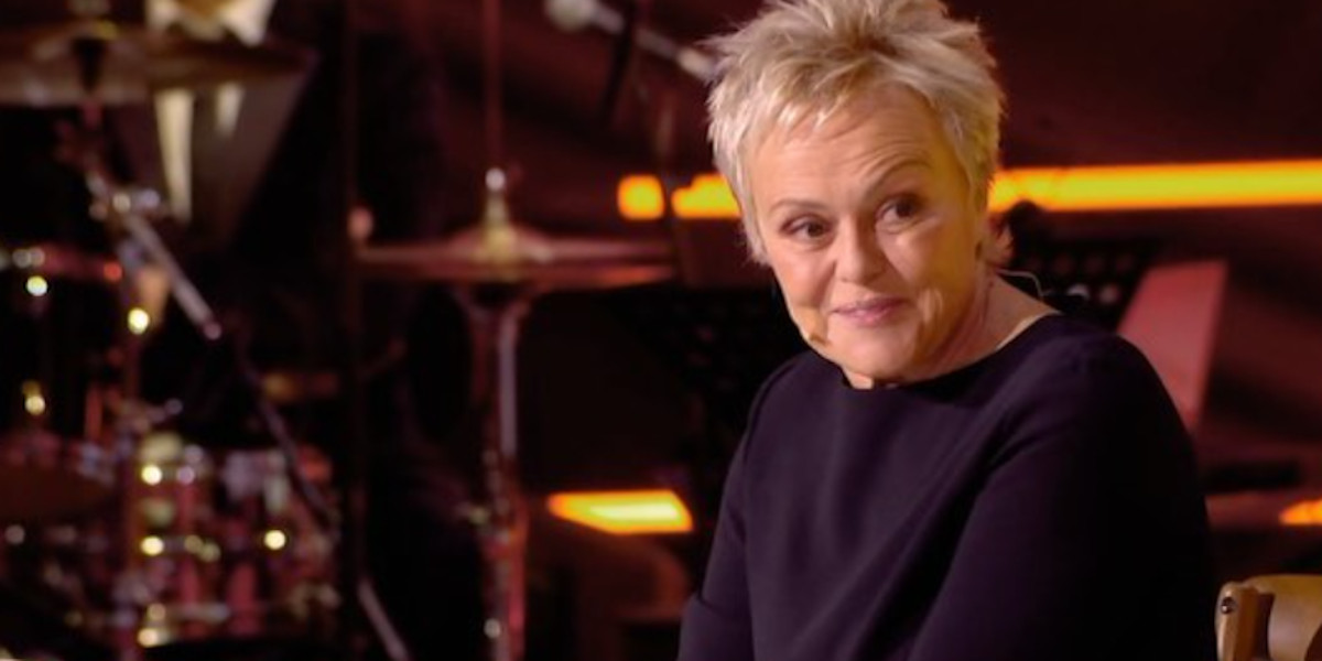 Muriel Robin salue la mémoire de Yves Rénier, cette croisade qu'il lui permis d'engager