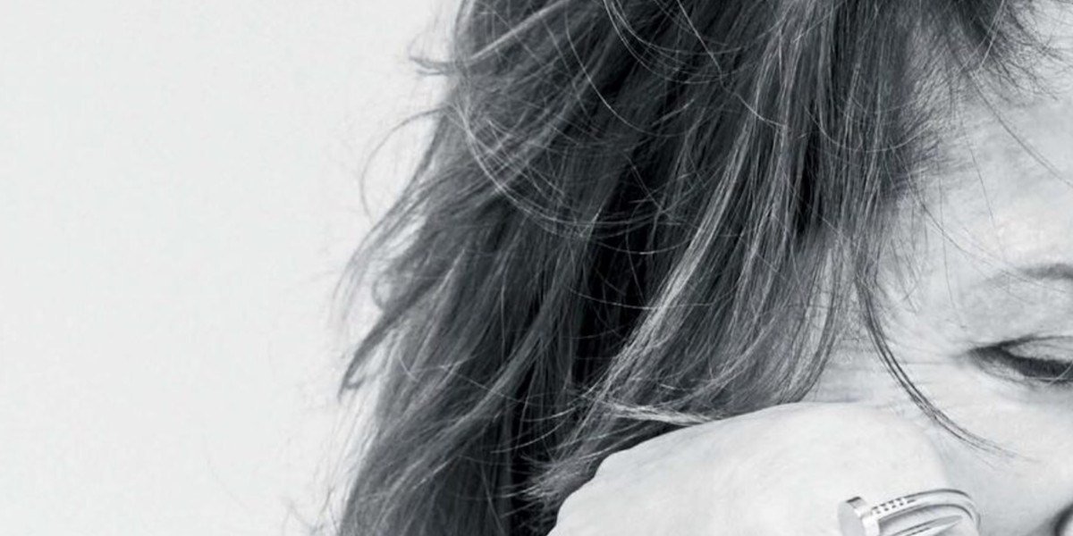 Nathalie Baye ne pardonne pas à Laeticia Hallyday, ce qu'elle lui reproche