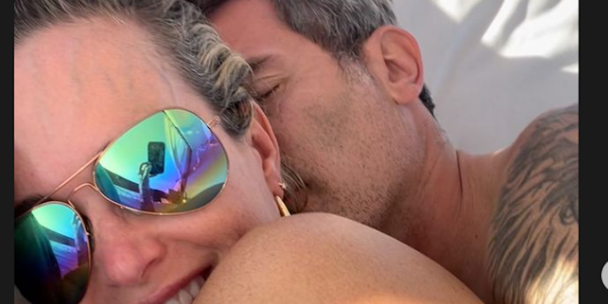 Jalil Lespert surprend avec un cliché intime avec Laeticia Hallyday, hyper complices avant leur mariage