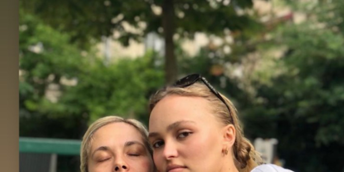 Lily-Rose Depp, de retour à Paris, sa visite à Alysson Paradis immortalisée