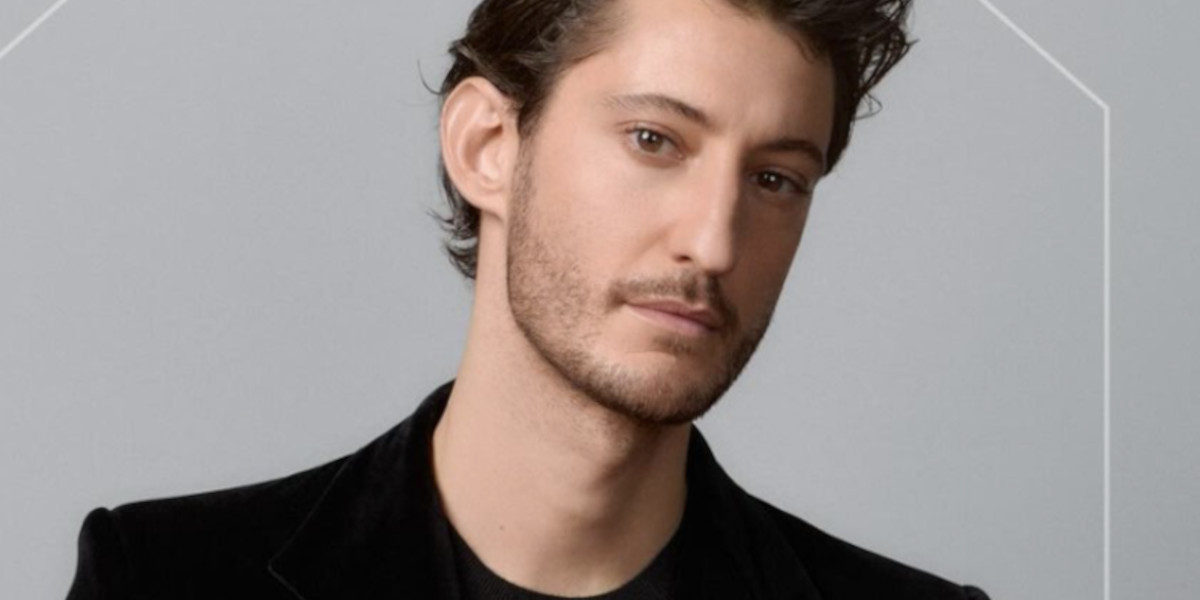 Pierre Niney découvre qu'il est cousin d'Anaïs Demoustier