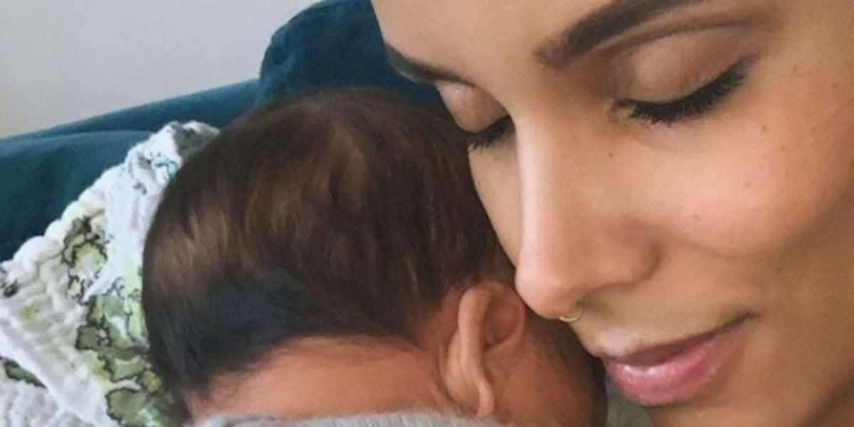 Shy'm maman d'un petit garçon, enfin débarrassée d'un pénible complexe (photo)