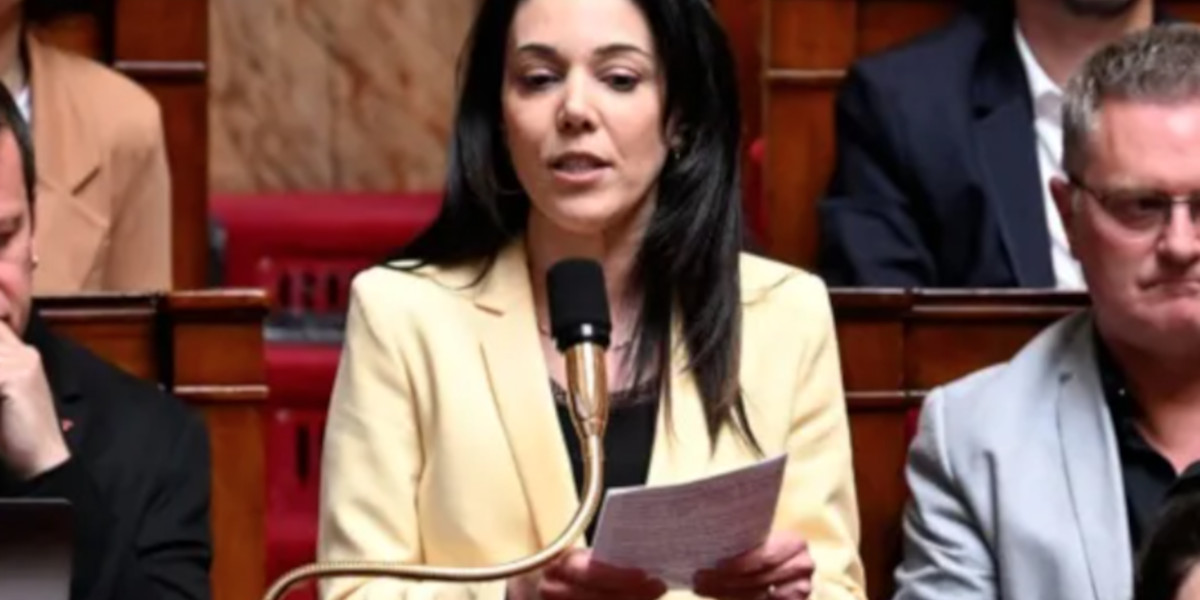 Jean-Luc Mélenchon : Sophia Chikirou compare « François Hollande » à des punaises de lit
