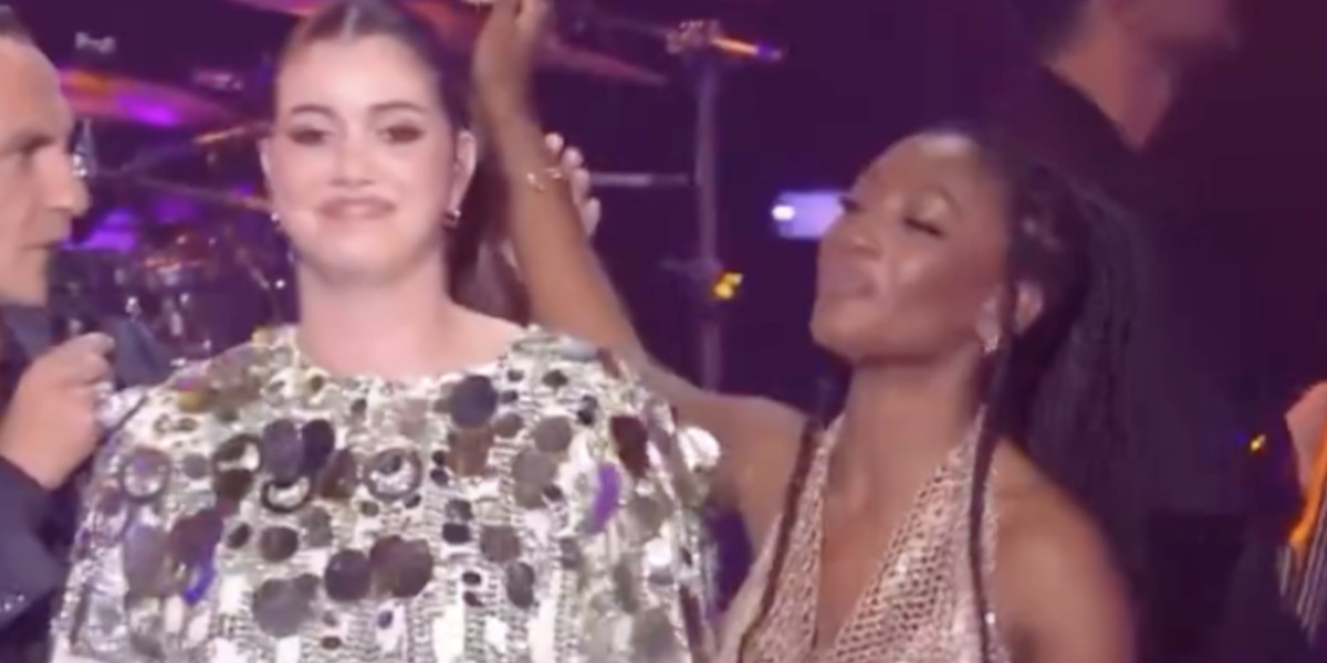 Star Academy : Nikos Aliagas face à l'incident capillaire de Maureen et Ebony 