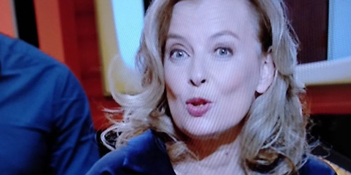 Valérie Trierweiler, réponse sèche sur François Hollande, gêne sur France 2