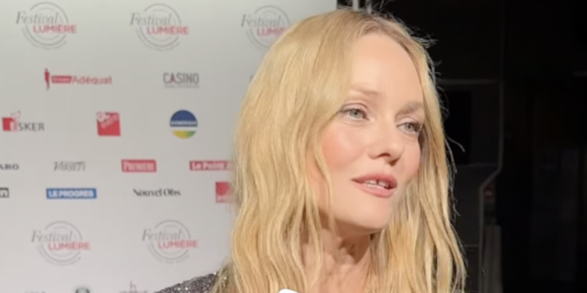 Vanessa Paradis au Festival Lumière : son astuce beauté pour une peau éclatante