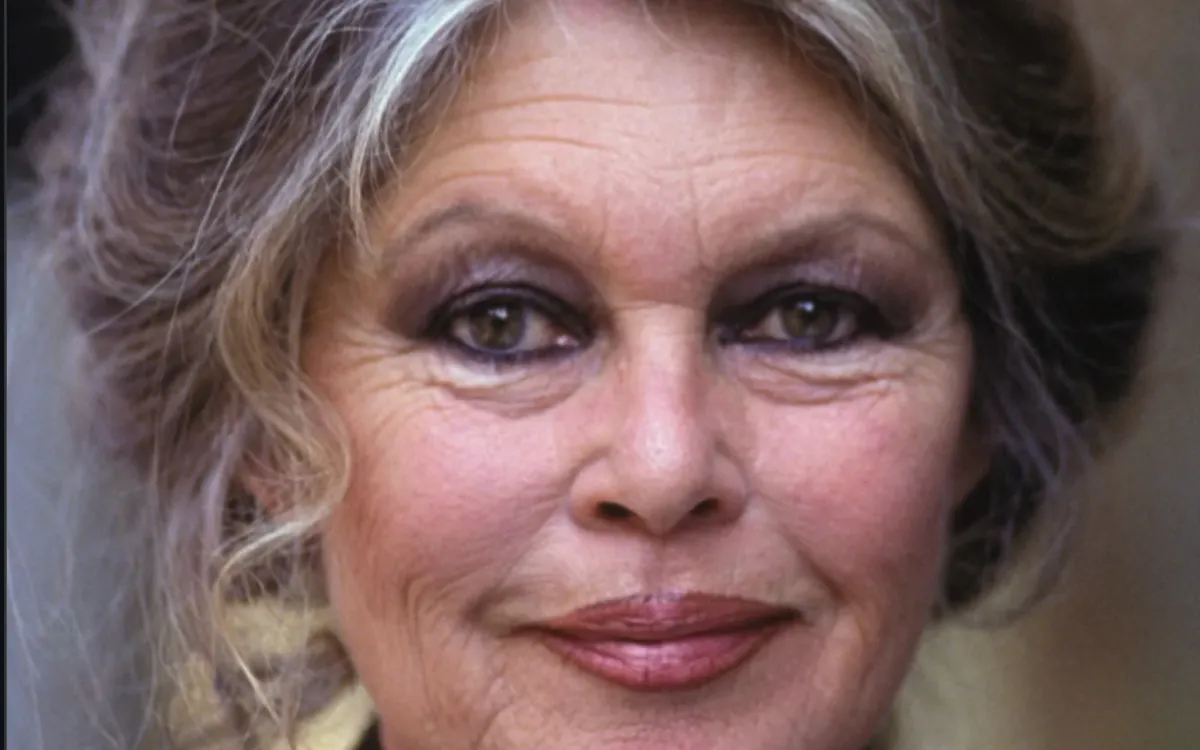 Brigitte Bardot : Servat crie à « l'infâmie », mais BB avait vendu ses souvenirs 