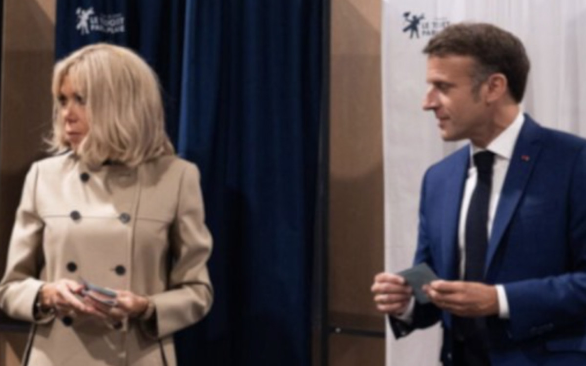 Brigitte et Emmanuel Macron : L'ex-argentier de l'Élysée accusé d'un incroyable trafic de porcelaine