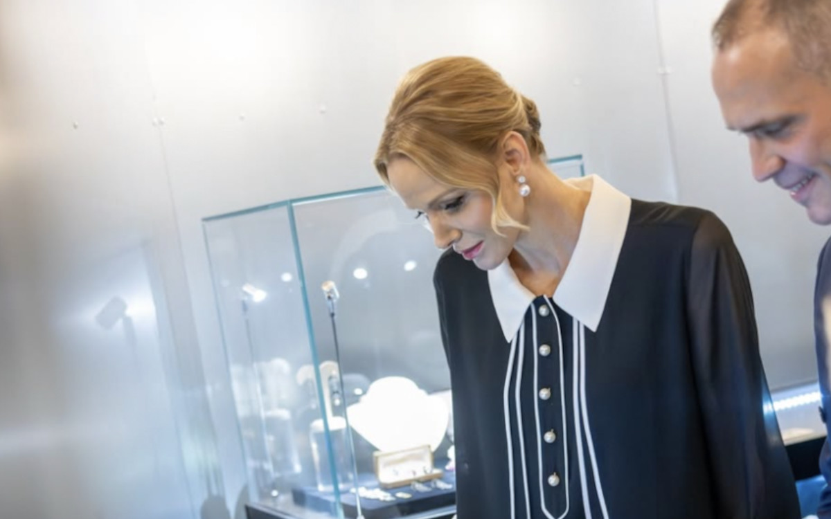Clap de fin sur la rumeur ! Charlène de Monaco met les pendules à l'heure : elle s'affiche « au top » au Salon de la Joaillerie !