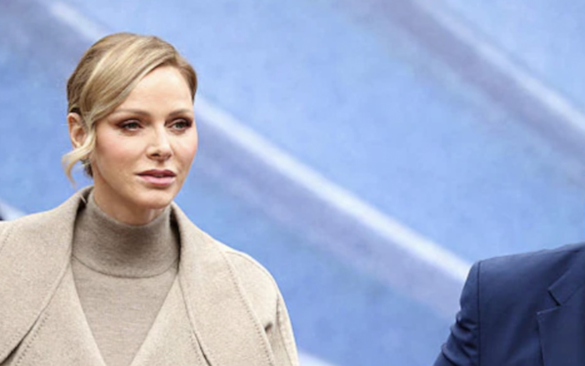 Charlène de Monaco apparaît avec le Prince Albert : son look chic et sobre cache un détail « surprenant » qui interroge ! 